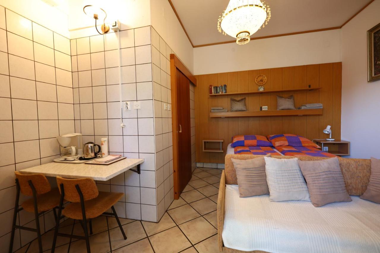 Apartments Pika Krk Town Luaran gambar