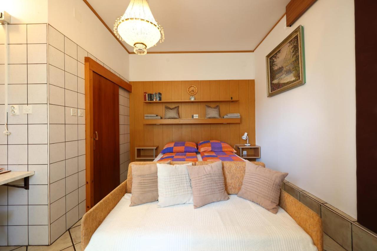 Apartments Pika Krk Town Luaran gambar