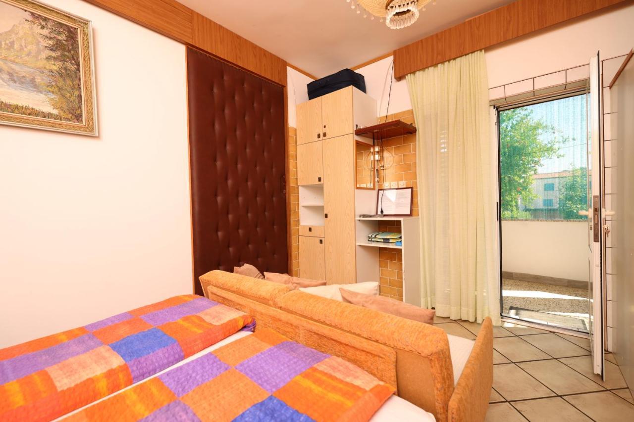 Apartments Pika Krk Town Luaran gambar
