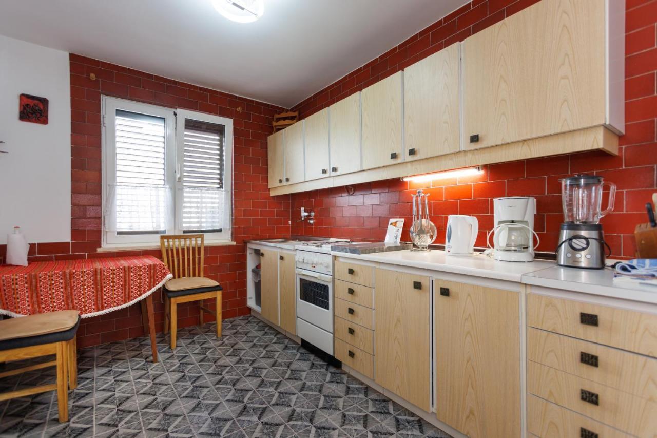 Apartments Pika Krk Town Luaran gambar