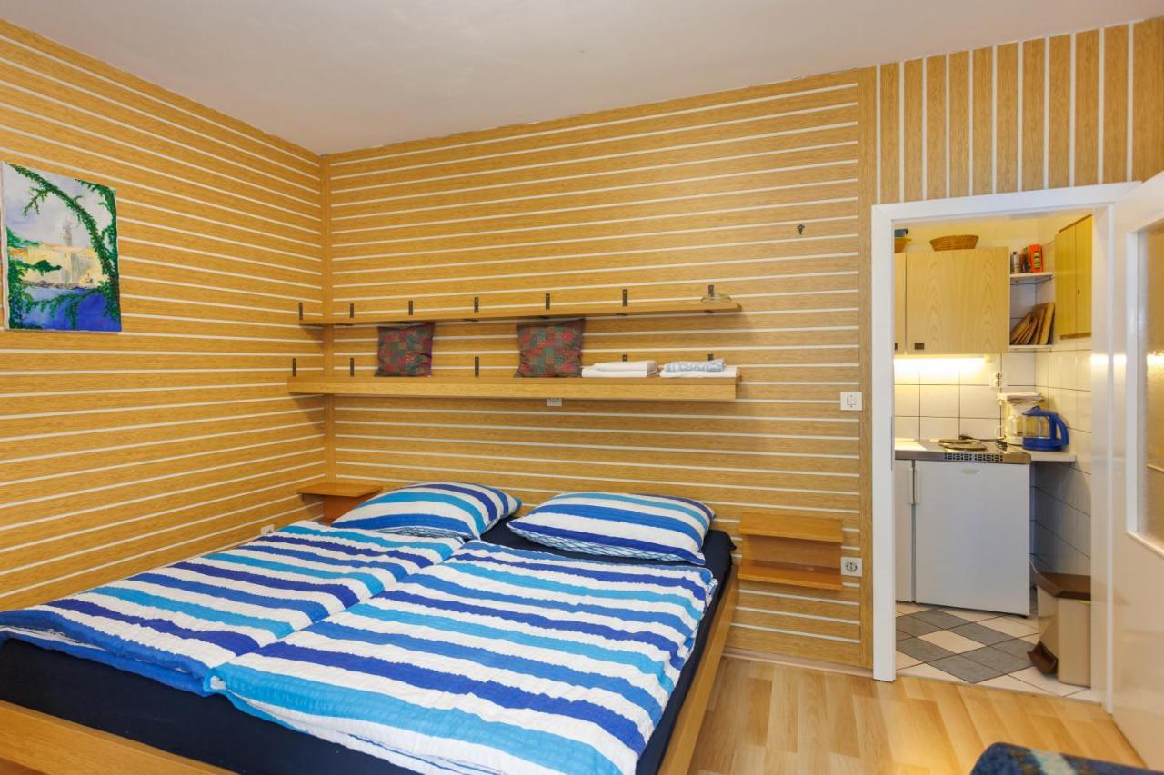 Apartments Pika Krk Town Luaran gambar